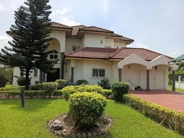 5bdrm Mansion in Trasacco Estate, Otano for sale · Photo 1