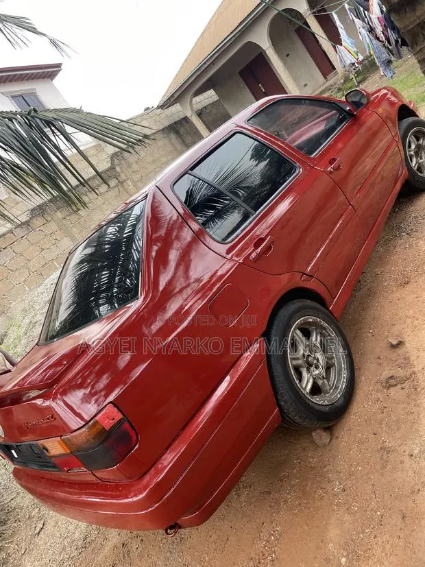 Volkswagen Vento 1994 Red · Photo 1
