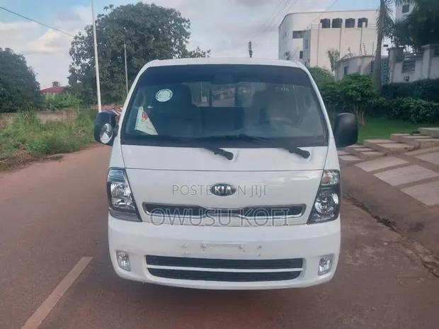 Kia Bongo 2019 White · Photo 1