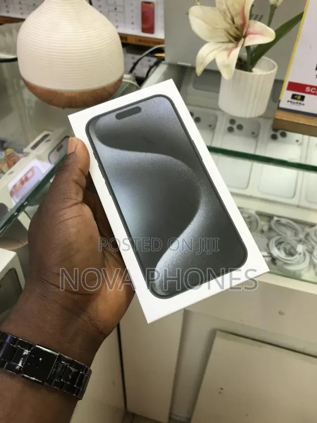 New Apple iPhone 15 Pro Max 512 GB · Photo 1