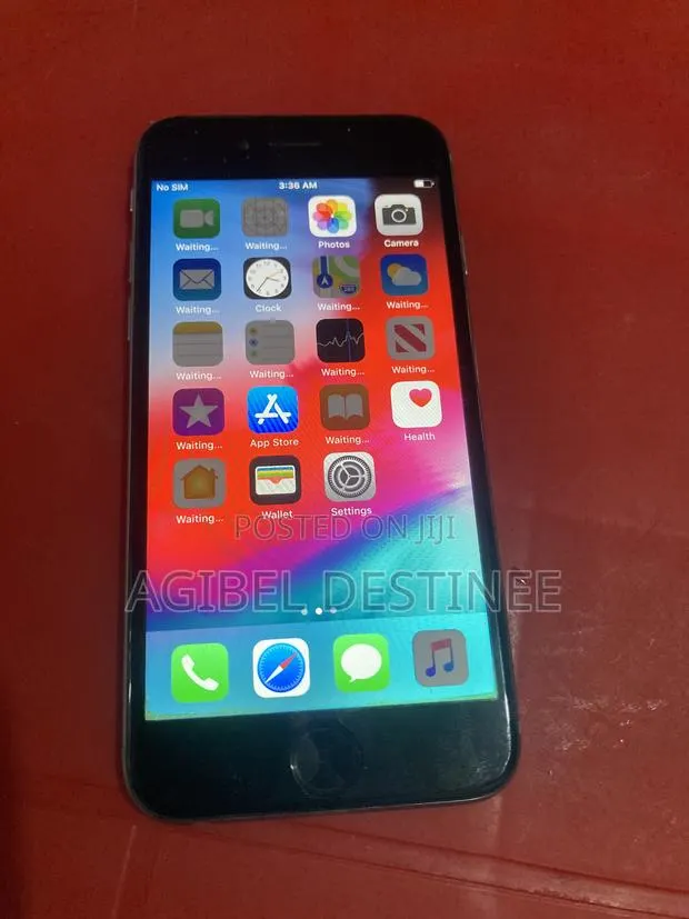 Apple iPhone 6s 128 GB Gray · Photo 1
