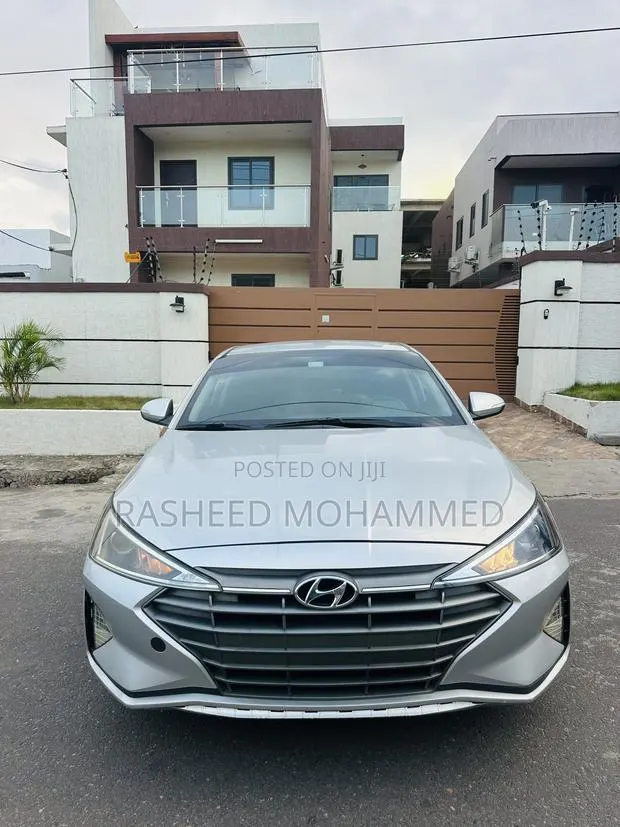 Hyundai Elantra ECO 2019 Silver · Photo 1