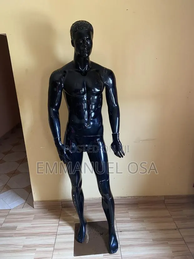 Full-Body Glossy Black Male Mannequin – Excellent Condition · Photo 1