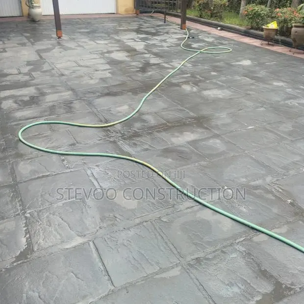 Construction · Photo 1