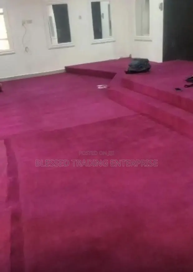 Thick and Fluffy Wine Carpet for Church Auditorium and Platforms · Photo 1