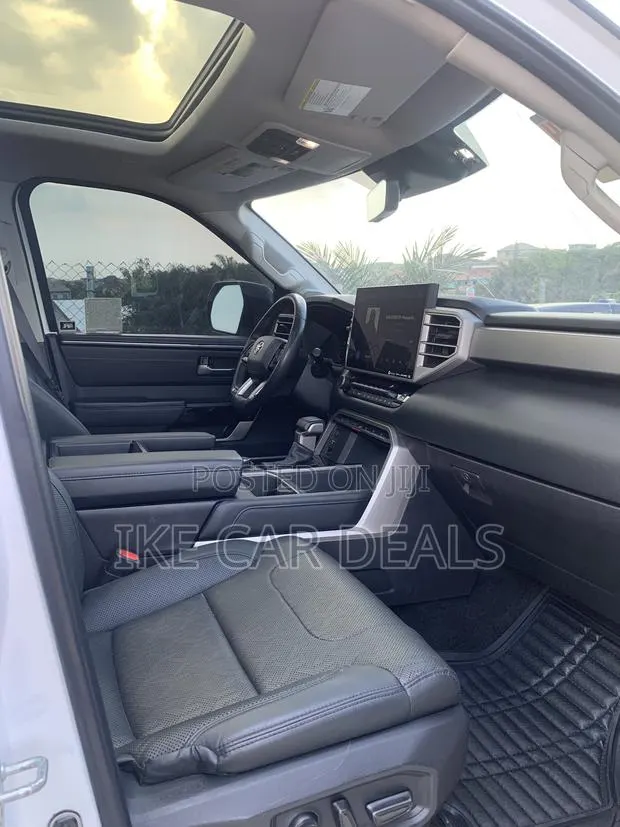 Toyota Tundra Limited CrewMax 5.5' Bed 2024 White · Photo 1
