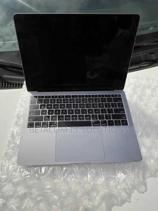 Laptop Apple MacBook Pro 2017 8GB Intel Core i5 SSD 256GB · Photo 1