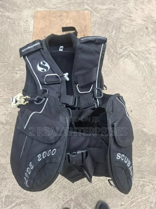Scubapro Glide 2000 BCD (Buoyancy Compensator Device) · Photo 1