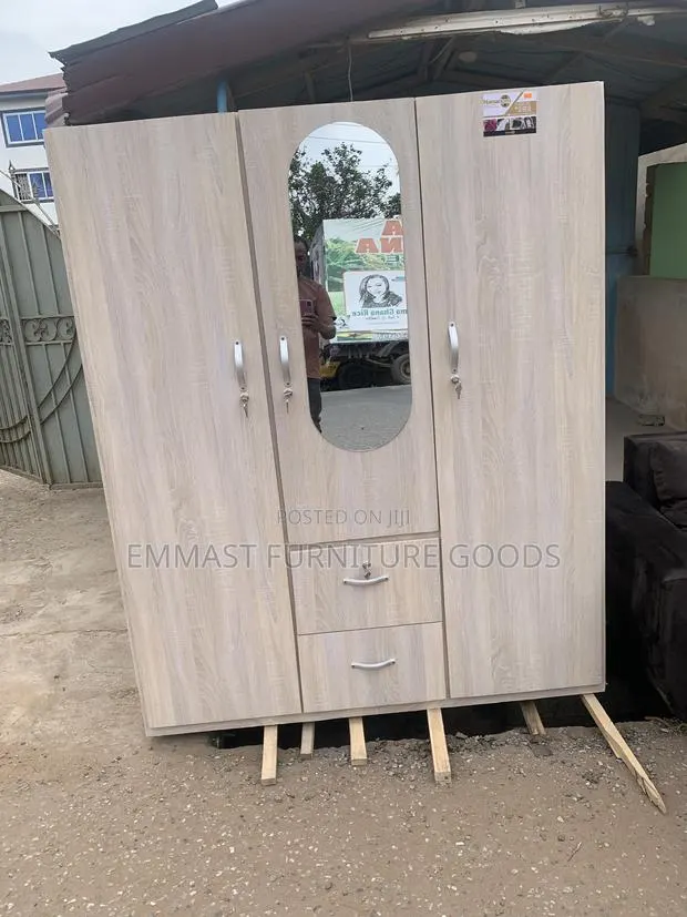 Neat Affordable 3in1 Wardrobe · Photo 1