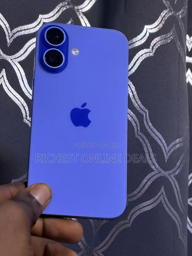 Apple iPhone 16 128 GB Blue · Photo 1