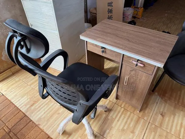 Study Table And Chair · Photo 1
