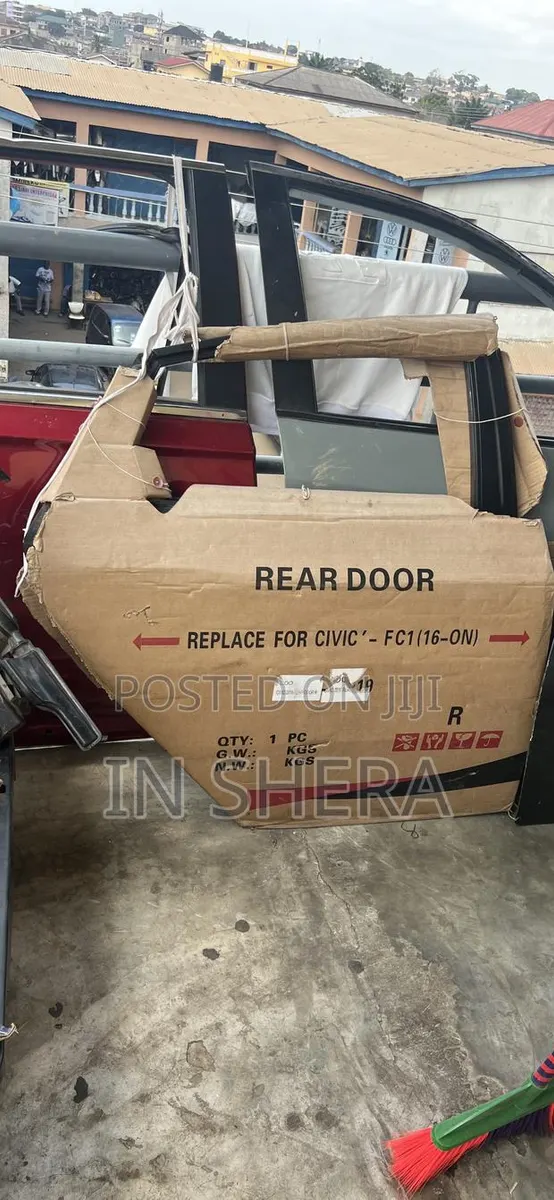 Honda Civic 2016 2017 2018 2019 2020 2021 Door Brand New · Photo 1