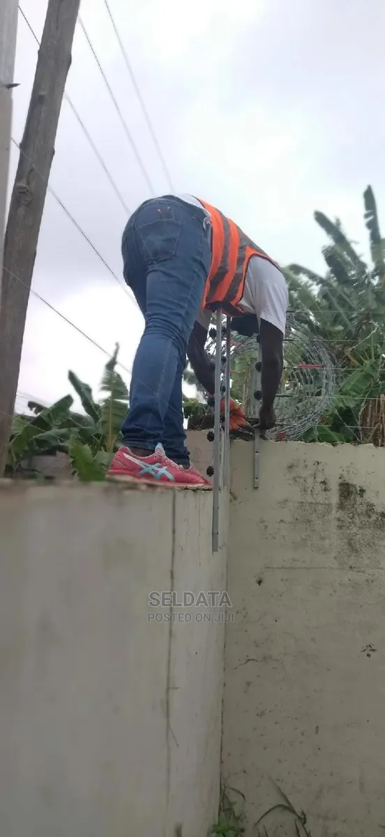 Electric Fence System · Photo 1
