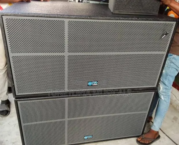 RCF Tt+ Double Bass Speakers · Photo 1