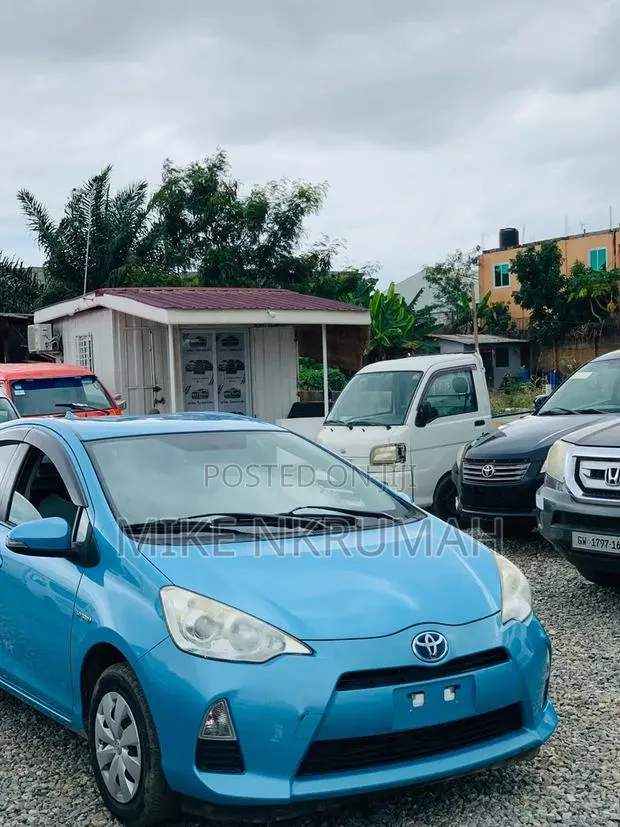 Toyota Aqua 2013 Blue · Photo 1