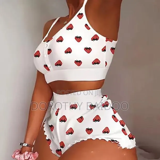 Night Girl Wear · Photo 1