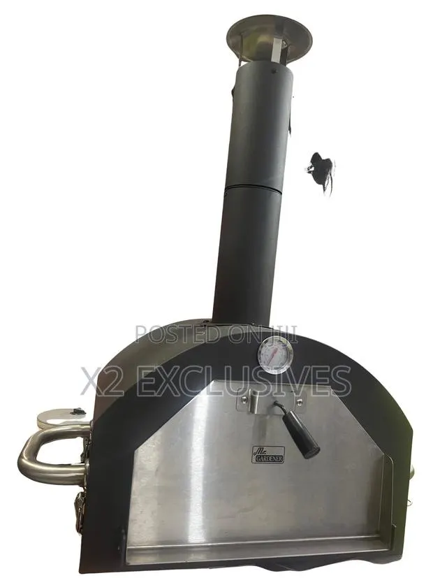 Charcoal Bake/Grill Oven · Photo 1