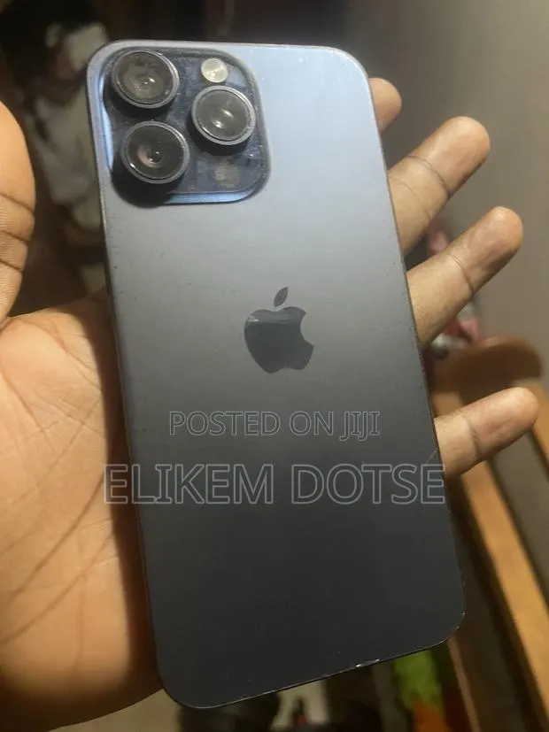 Apple iPhone 15 Pro Max 256 GB Blue · Photo 1