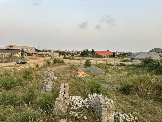 Tema Comm. 25 - Strategic Location With High Appreciation Potential · Photo 1
