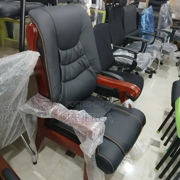 Quality Platform Chair · Photo 1