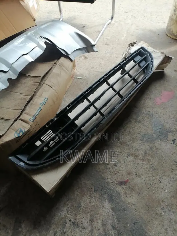 Lower Grille Mitsubishi Mirage 2017-2019 · Photo 1