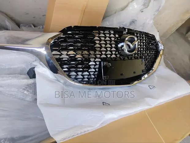 Mazda 3 Sedan 2019/2020/2021/2022/2023/2024 Front Grille With Chrome · Photo 1