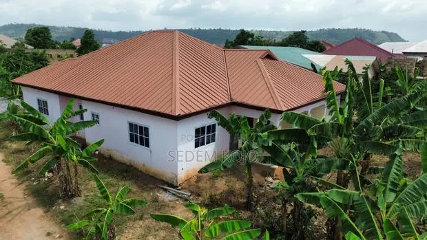 4bdrm House in Koforidua Mile 50, New-Juaben Municipal for sale · Photo 1
