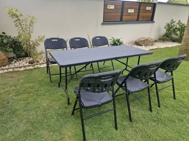 Table With Chairs · Photo 1