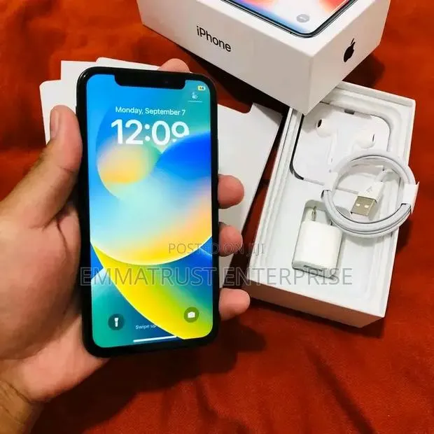 New Apple iPhone X 256 GB Black · Photo 1