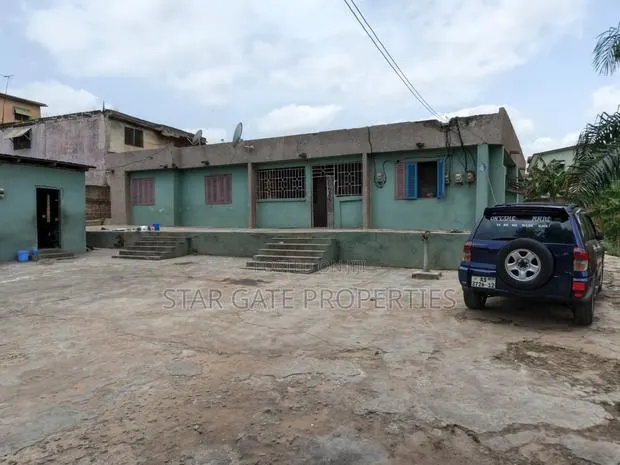 9bdrm House in Atonsu Monaco, Kumasi Metropolitan for sale · Photo 1
