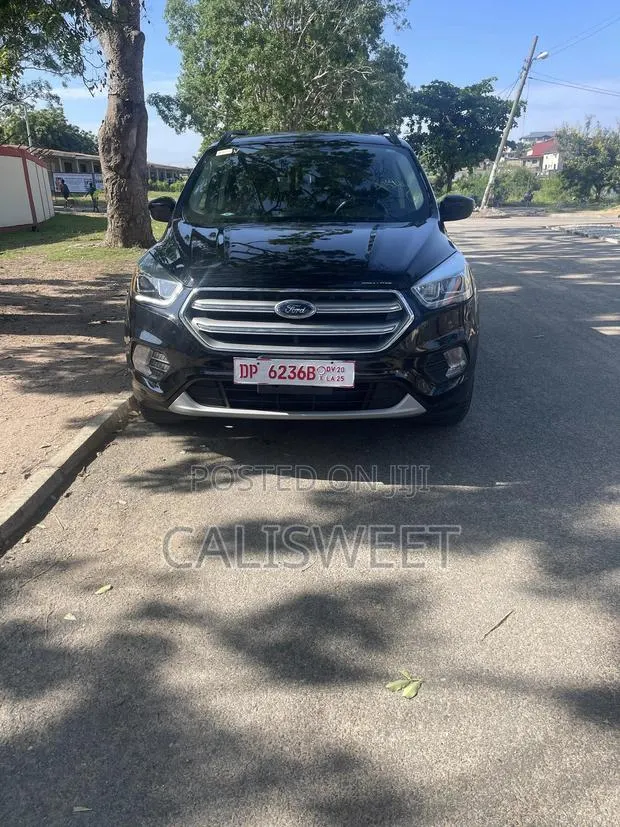 Ford Escape Titanium FWD 2017 Black · Photo 1