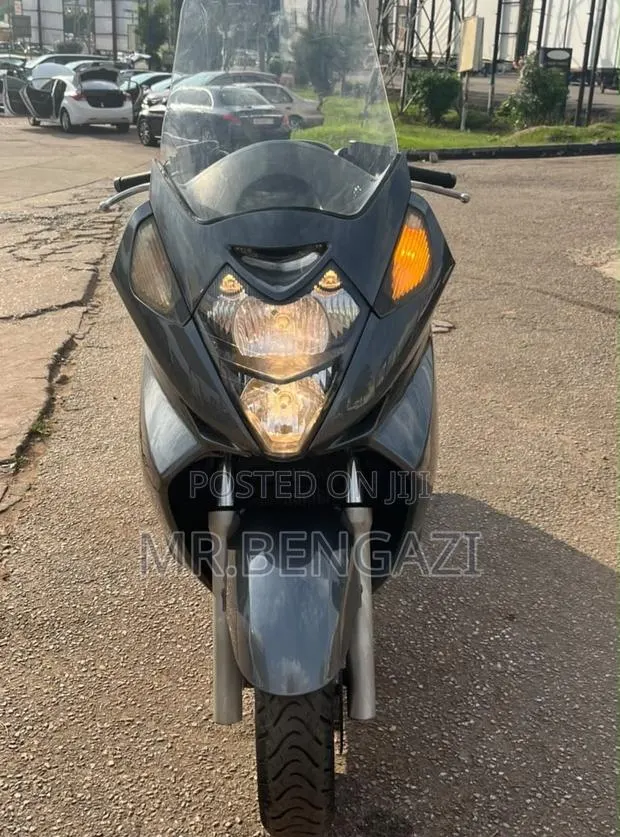 New Honda 2025 Silver · Photo 1