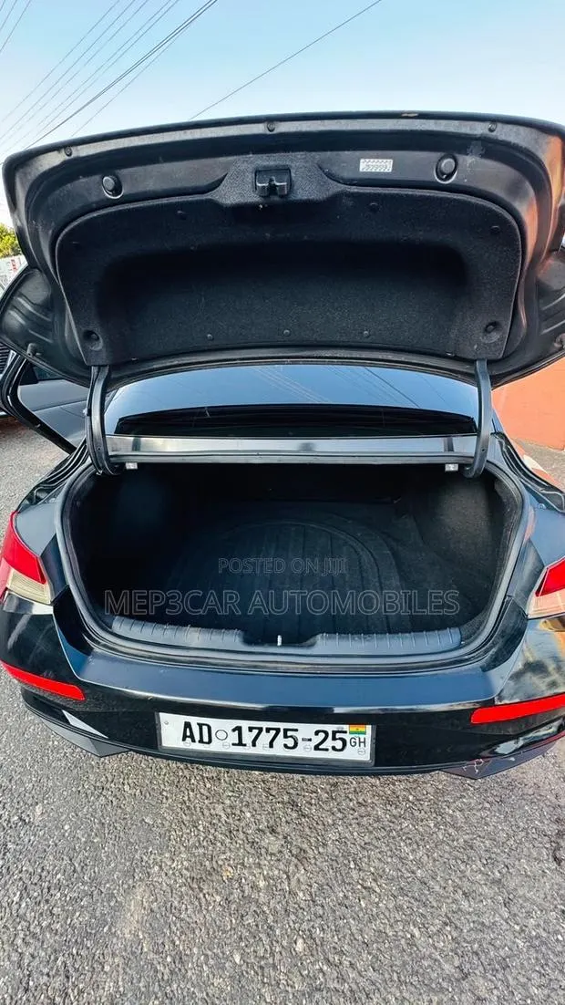 Hyundai Elantra 2021 Black · Photo 1