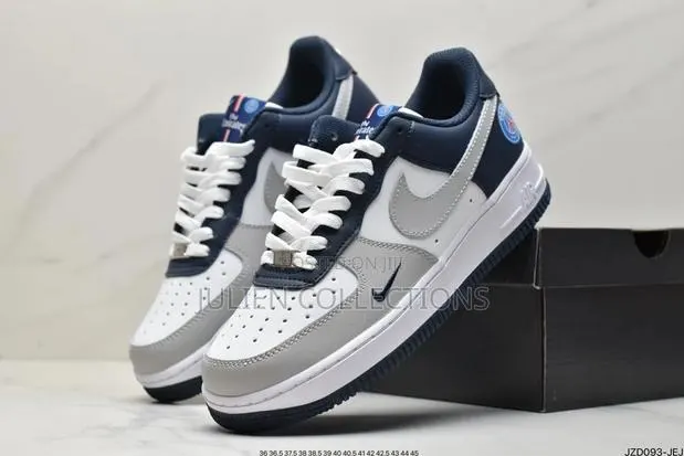 Nike Air Force Paris Blue and White · Photo 1