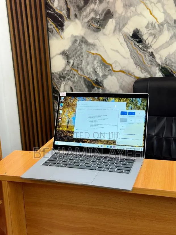 Laptop Dell Latitude 5320 2-in-1 8GB Intel Core i5 SSD 256GB · Photo 1