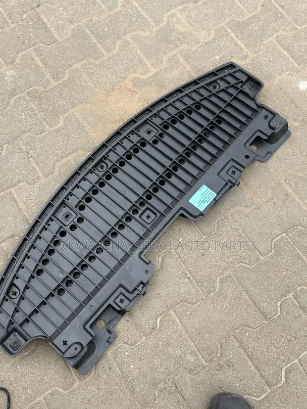 Original Toyota Corolla 2014/16 Engine Panel Available for All Cars · Photo 1