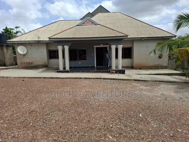 4bdrm House in Sokoban Aboabo, Kumasi Metropolitan for rent · Photo 1