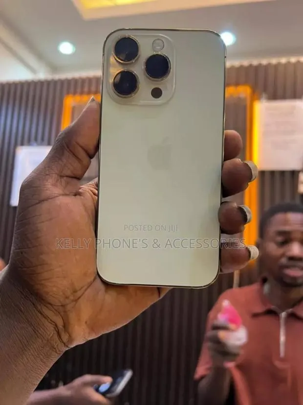 New Apple iPhone 14 Pro 256 GB Gold · Photo 1