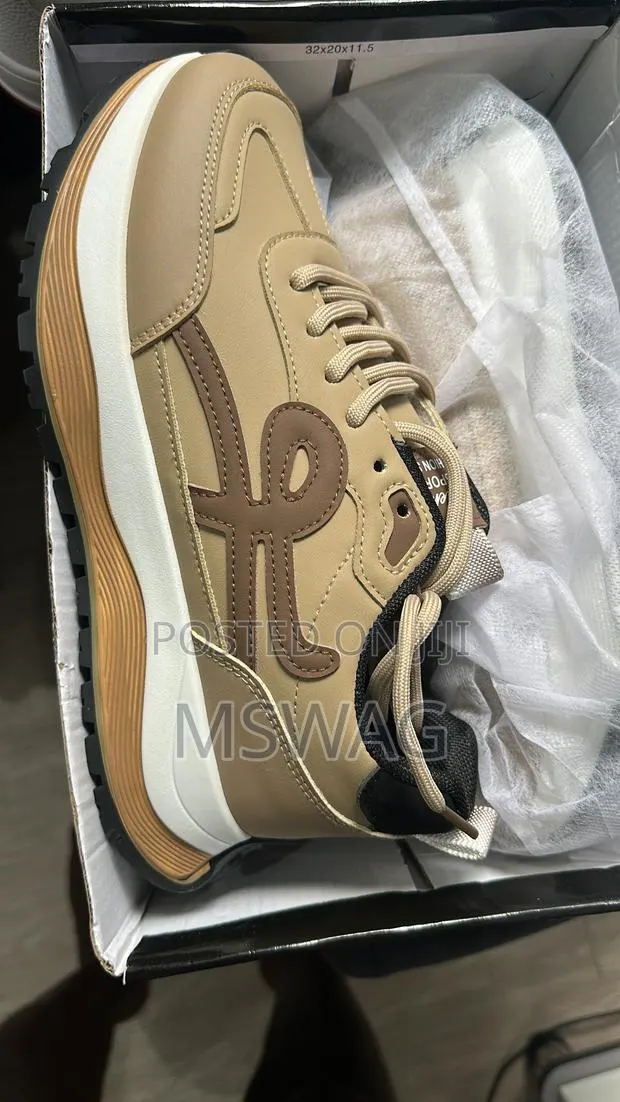 Men/Women Sneakers · Photo 1