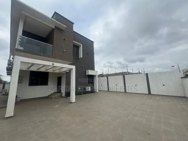 4bdrm Duplex in East Legon for sale