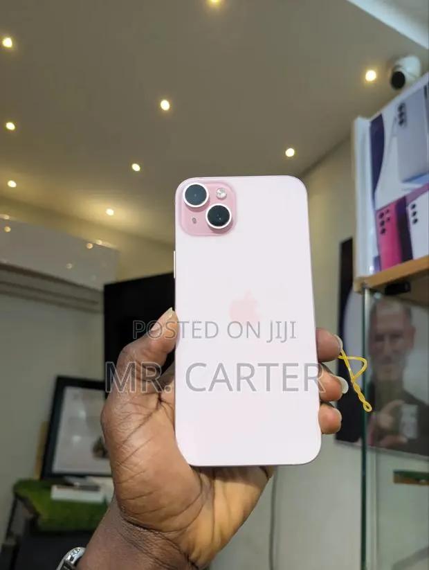 Apple iPhone 15 Plus 256 GB Pink · Photo 1