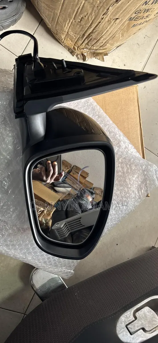 Nissan Sentra 2021 Driving Mirror · Photo 1