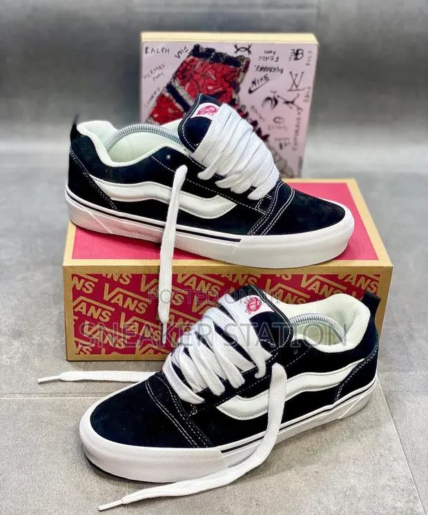 Authentic Vans Knu Skool Black/White · Photo 1