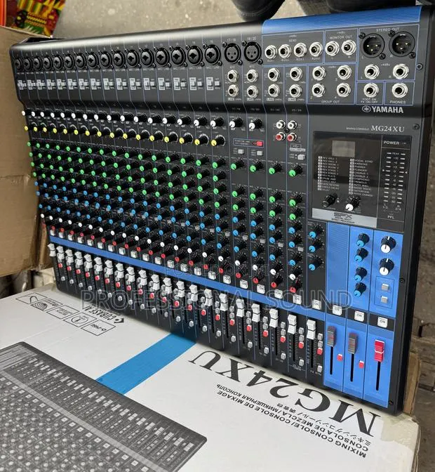 Yamaha Mg24xu 24-Channel Mixing Console [4]. · Photo 1