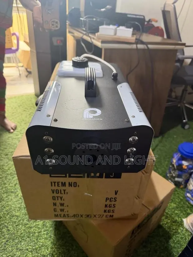 Prolumen 1500 Watts Smoke Machine[6 Led Lights] · Photo 1