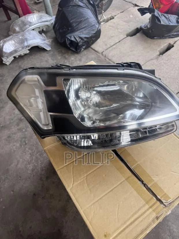 Kia Soul 2008-2010 Headlight Pair · Photo 1
