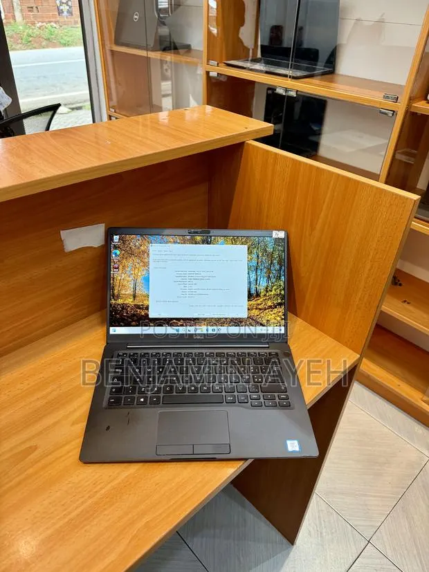 Laptop Dell Latitude 7400 8GB Intel Core i5 SSD 256GB · Photo 1