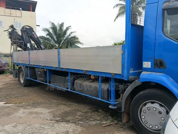 Renault Crane for Sale · Photo 1