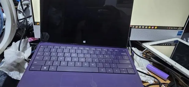 Laptop Microsoft 2GB eMMC 32GB · Photo 1