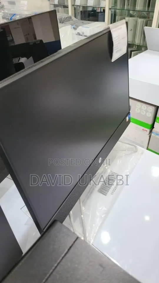 Desktop Computer HP 200 G4 22 All-in-One 16GB Intel Core i5 SSD 512GB · Photo 1